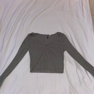 Gray cropped pacsun long sleeve shirt with detail
